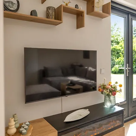 Vakantiehuis Ultra Luxe Wellness Vakantiewoning - Grote Privé Jacuzzi - 6 Personen