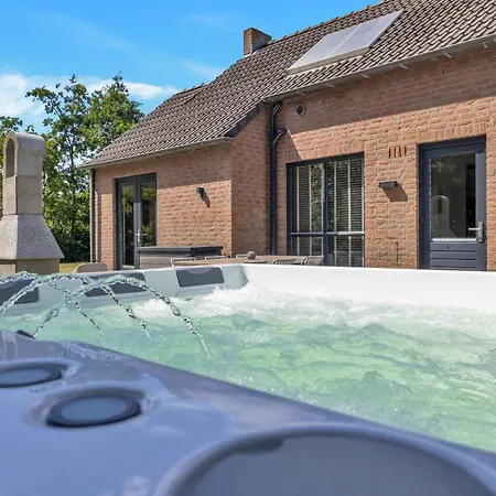 Ultra Luxe Wellness Vakantiewoning - Grote Prive Jacuzzi - 6 Personen Holiday home Ewijk