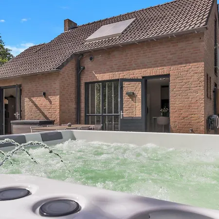 Ultra Luxe Wellness Vakantiewoning - Grote Prive Jacuzzi - 6 Personen Ewijk