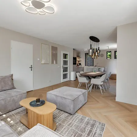 Ultra Luxe Wellness Vakantiewoning - Grote Prive Jacuzzi - 6 Personen Holiday home