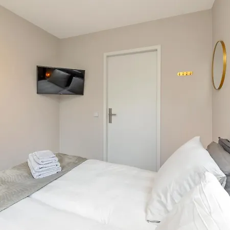 Ultra Luxe Wellness Vakantiewoning - Grote Prive Jacuzzi - 6 Personen Ewijk