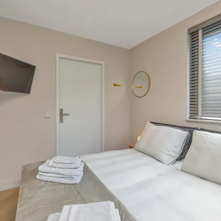 Ultra Luxe Wellness Vakantiewoning - Grote Prive Jacuzzi - 6 Personen Ewijk