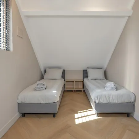 Ultra Luxe Wellness Vakantiewoning - Grote Prive Jacuzzi - 6 Personen Ewijk
