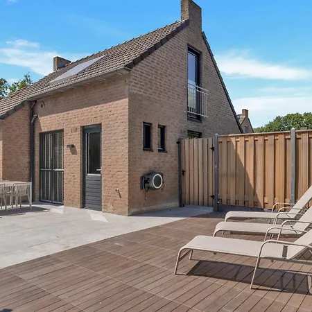 Holiday home Ultra Luxe Wellness Vakantiewoning - Grote Prive Jacuzzi - 6 Personen